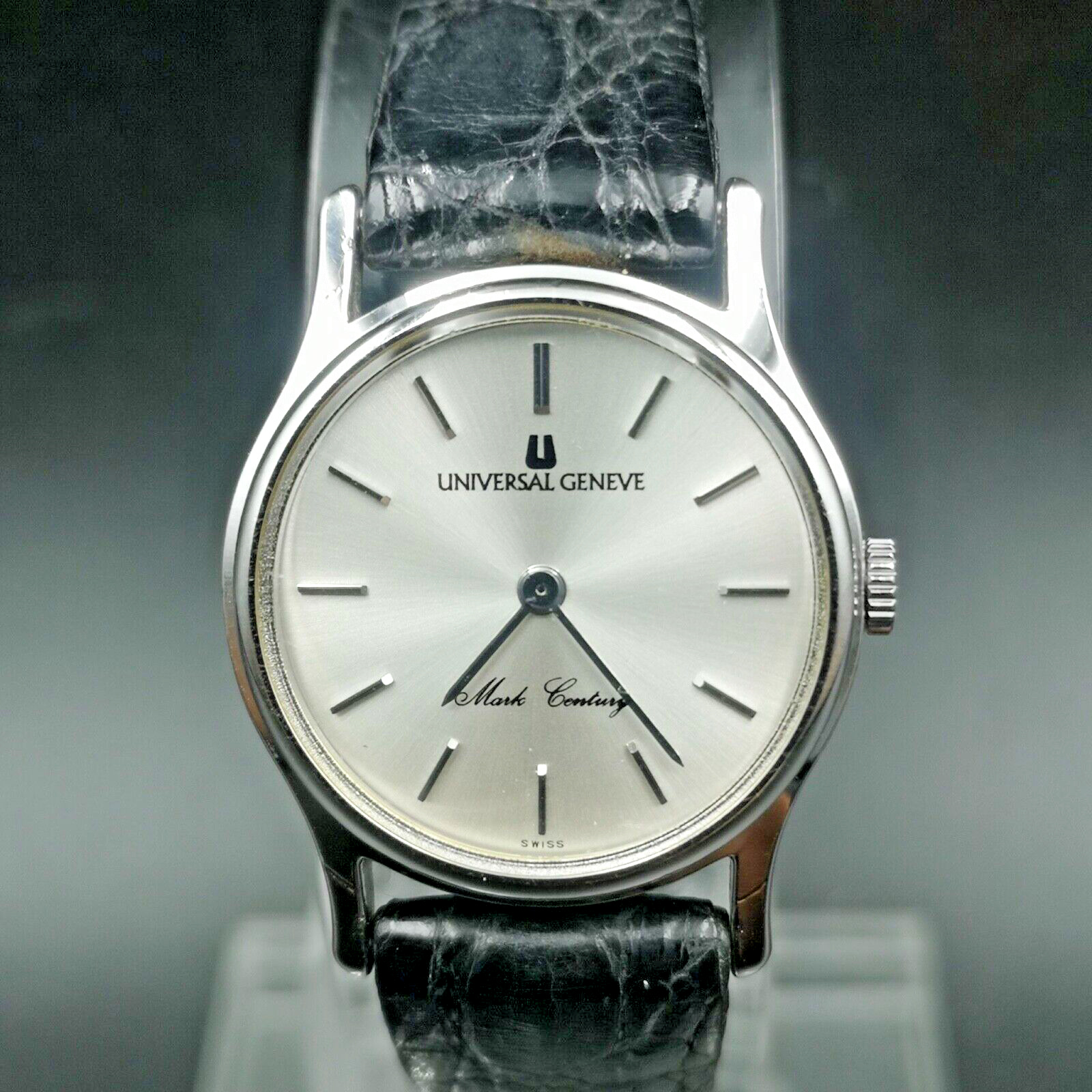 Vintage Universal Geneve Mark Century Swiss Ladies quartz watch. 7