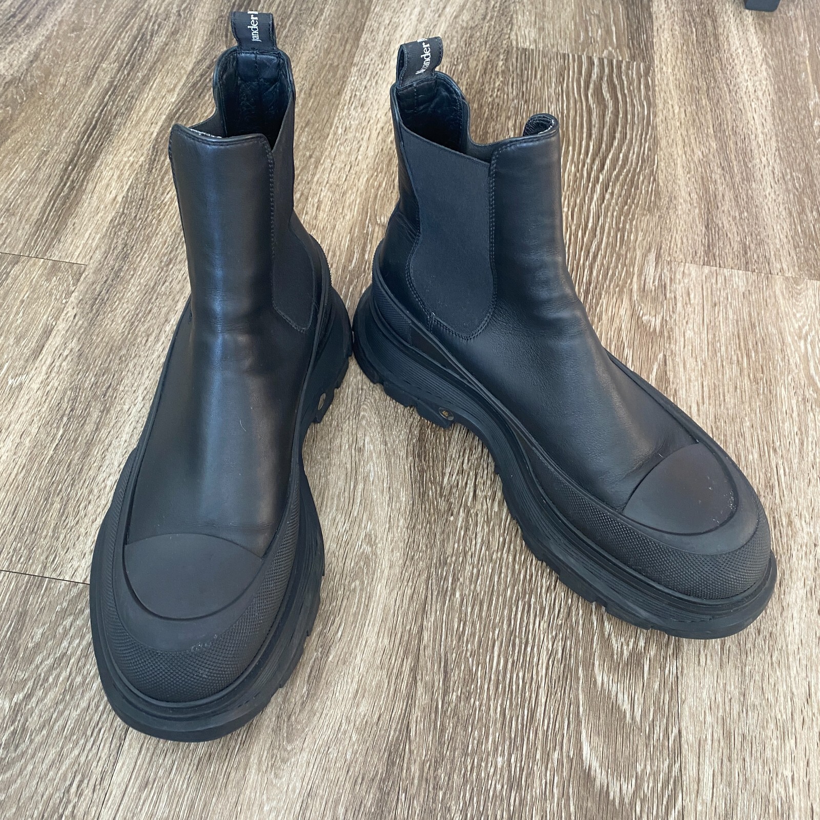 $990 ALEXANDER McQUEEN TREAD SLICK Chelsea Boots Chunky Sole