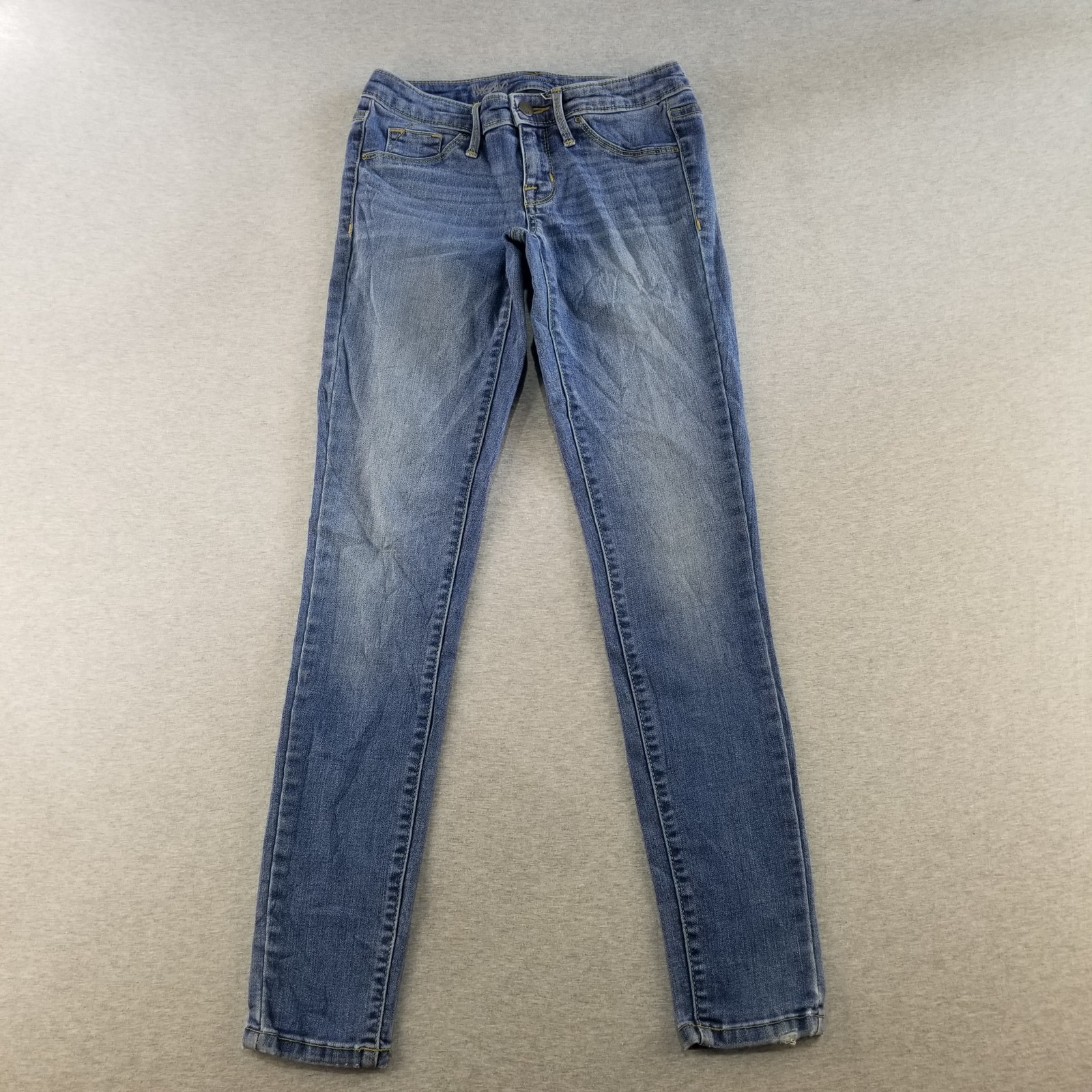 Mossimo Jeans Women's Sz 00/24R Mid Rise Jegging Med Wash Stretch Normcore Cute