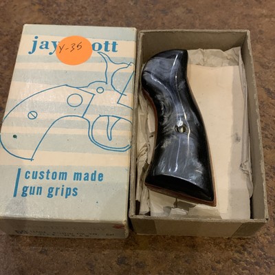 Jay Scott #69 Llama Rev XIII & XIV 22LR & 32 S&W GRIPS