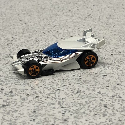 Drift King (White) - Track Builder - Hot Wheels Basic Loose