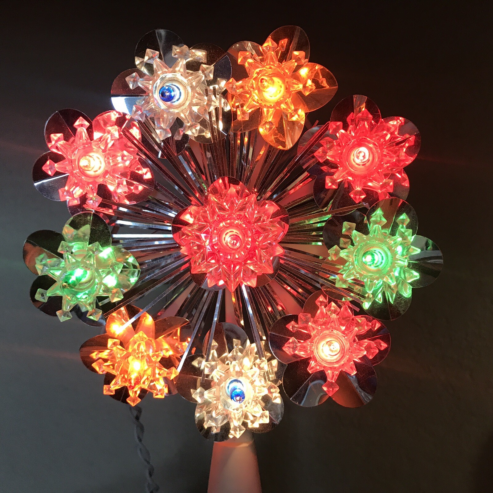 VINTAGE CHRISTMAS TREE LIGHTED JEWELED TOPPER 10 MULTI COLOR LIGHTS IN EUC!