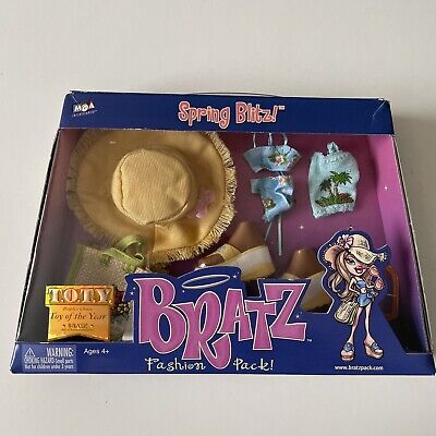 New Sealed Vintage 2003 Spring Blitz Fashion Pack Doll Clothes Cloe