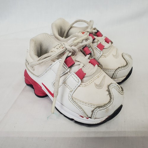 Nike Shox ホワイト/ピンク スニーカー NIKE SHOX TL/ナイキ ショックス TL Metallic Platinum White
