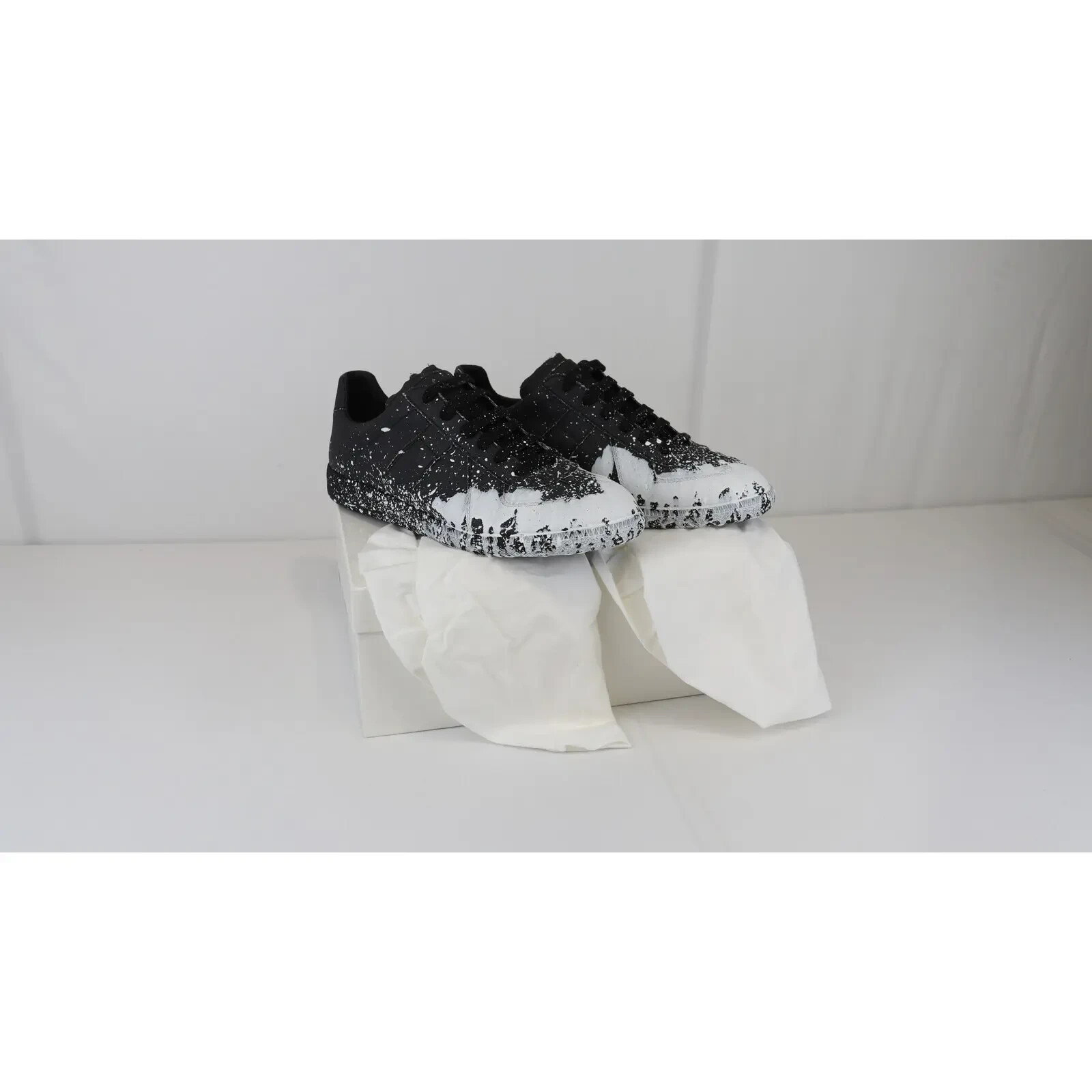 Maison Margiela Q.2 / Paint Spot Replica Trainers in Black Maison Margiela Q.2 / Paint Spot Replica Trainers in Black
