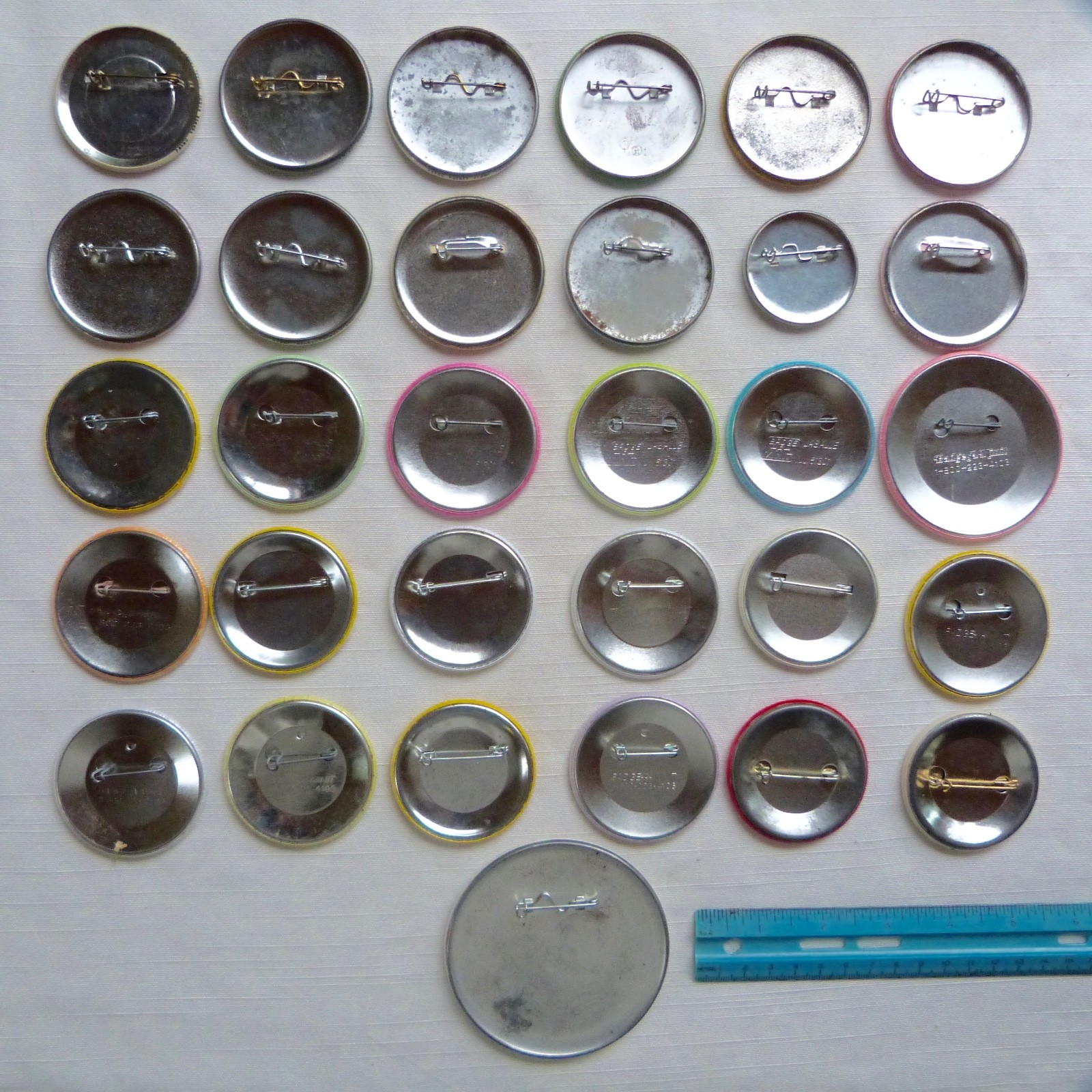 Lot of 31 Perham Minnesota Pioneer Festival & Turtle Races pinback buttons - MN