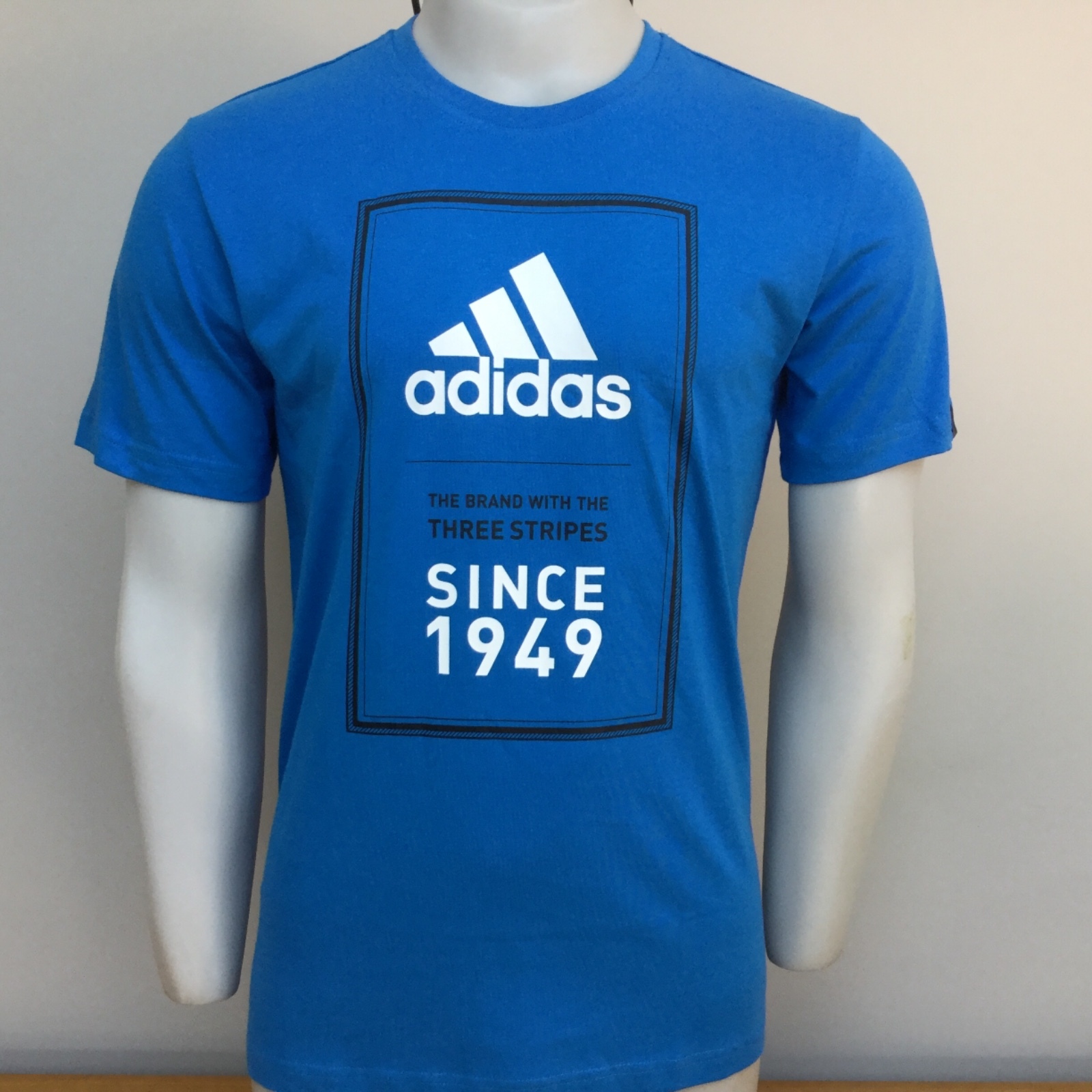 logo adidas 1949