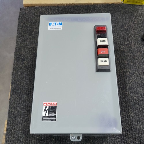 Eaton ECC03C1AAA Enclosed Lighting Contactor W/ C30CNE Ten Eaton ECC03C1AAA Enclosed Lighting Contactor W/ C30CNE Ten