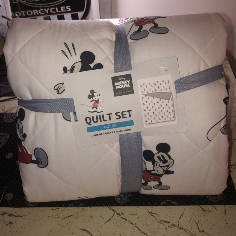 Disney Mickey Mouse Three Piece Queen Quilt Set With 2 Shams New!!!