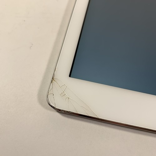 Apple iPad Air 1st Gen. Wi-Fi, 9.7in - Silver (CA) GB Unknown, iCloud
