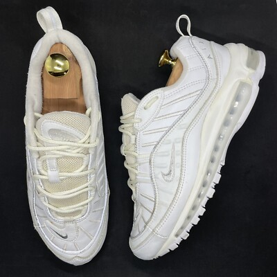 tan thea nike