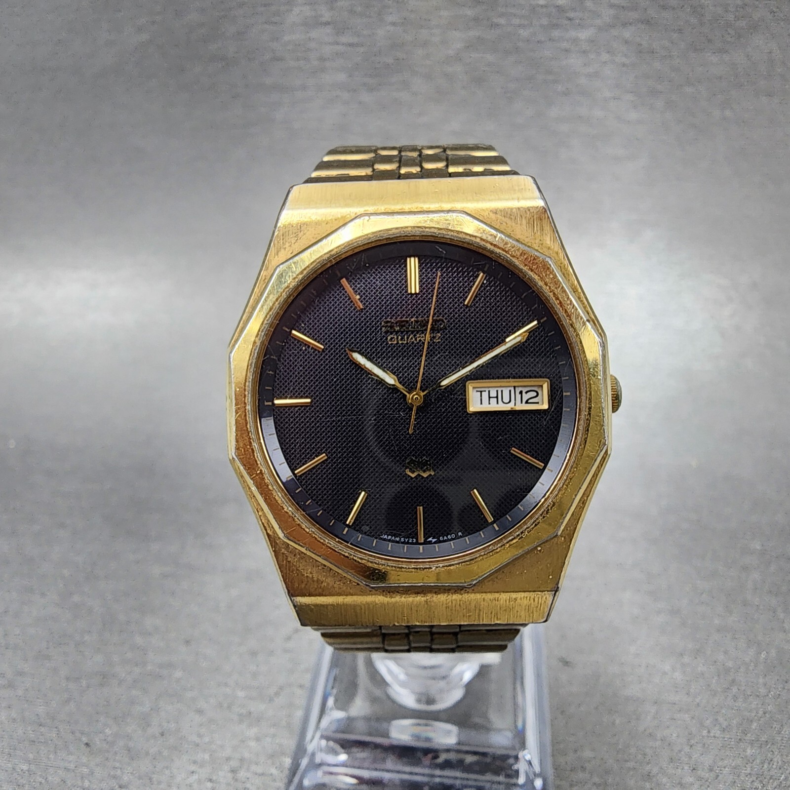 Seiko SQ Watch Men 33mm Blue Dial Gold Tone Daydate Round