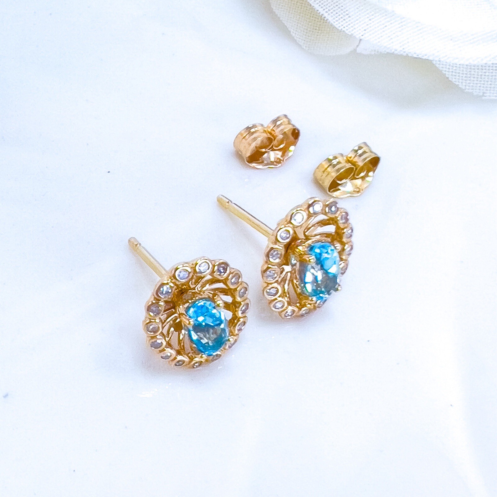 14k Yellow Gold Swiss Blue Topaz & Diamond Halo Oval Stud Earrings, New - Picture 4 of 11