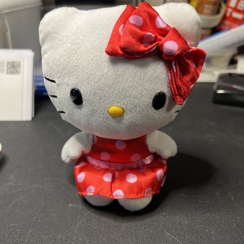 hello Kitty country 可愛いぬいぐるみ 花柄衣装付き Amazon.co