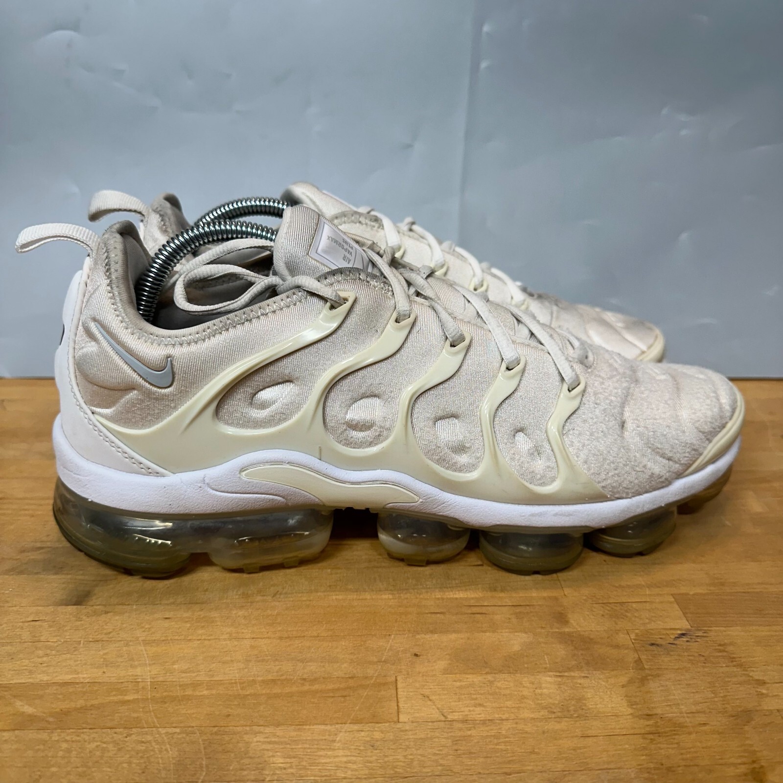 nike air vapormax plus cream