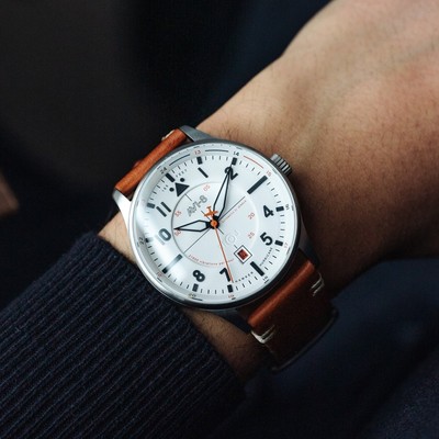 Pre-owned Avi-8 Hawker Hurricane Kent Newton White Dial Automatic Av-4094-01 Mens Watch