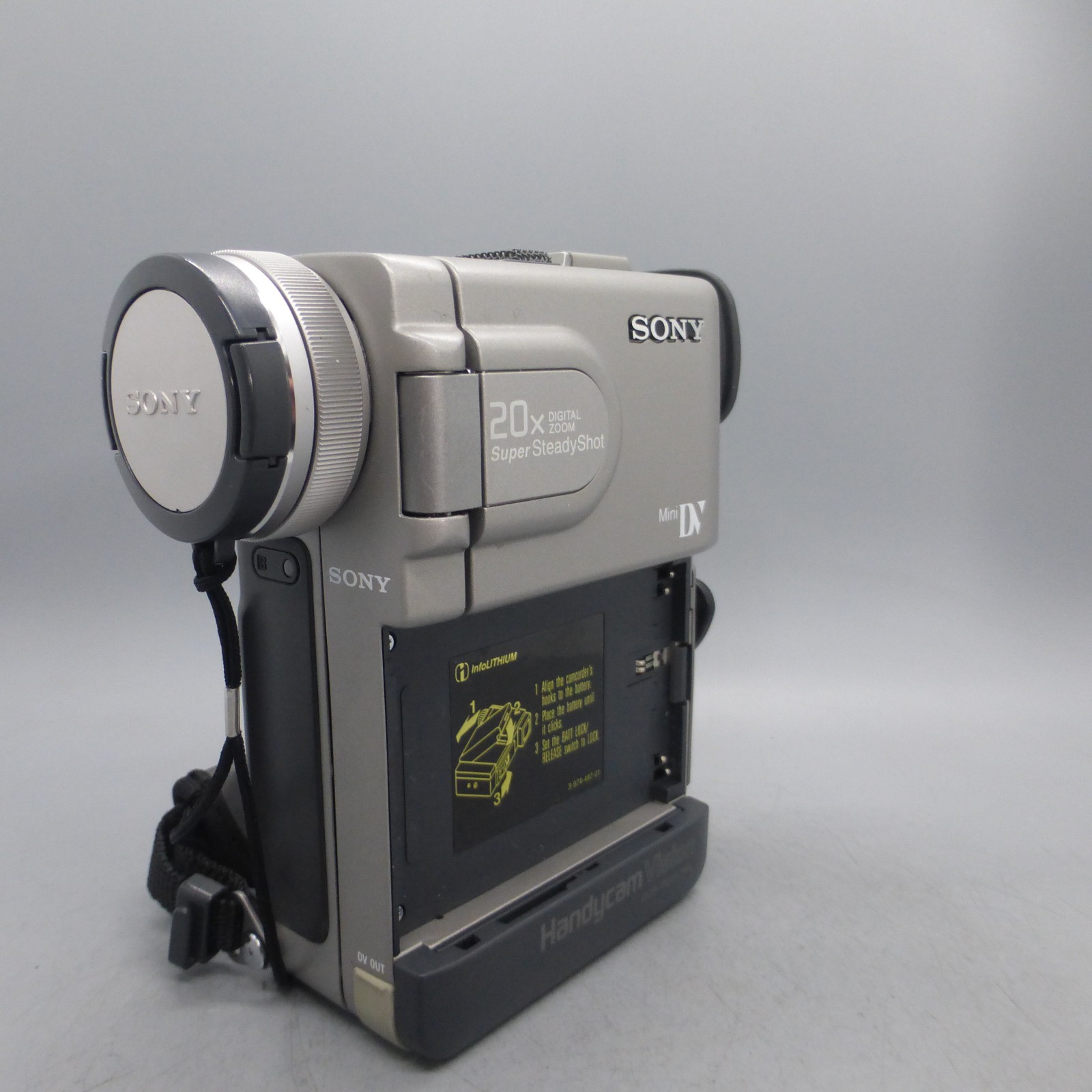 美品・動作品 ソニー DCR-PC7 MiniDV ビデオカメラ ダビングに最適 ☆SONY Handycam miniDV DCR-PC7 ダビング・再生☆ミニDVテープ