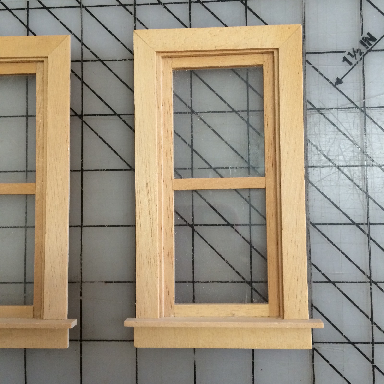 miniatures glazed double-hung windows lot of 4 wooden frame 1:12