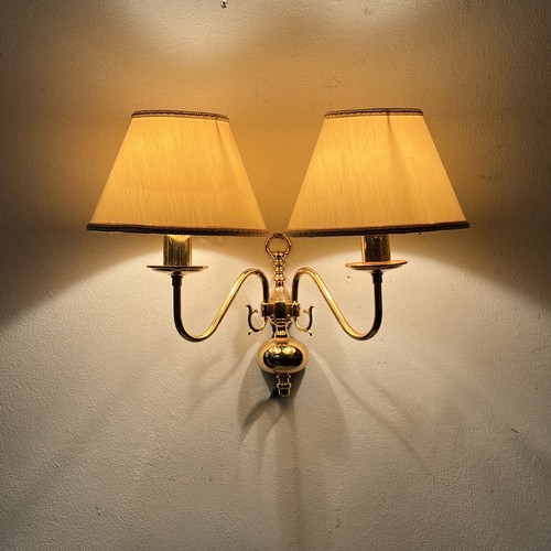 Applique vintage in ottone lucido  a due fiamme luci Lampade stile antico parete