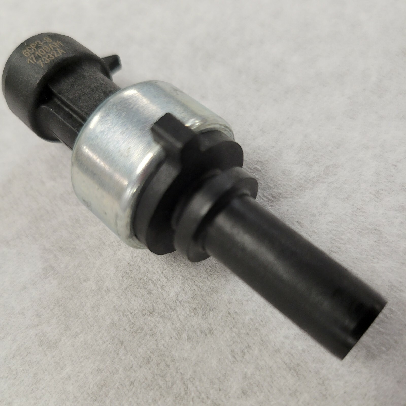 NEW PRESSURE SENSOR 6CP3-9 Navistar Paccar Kenworth