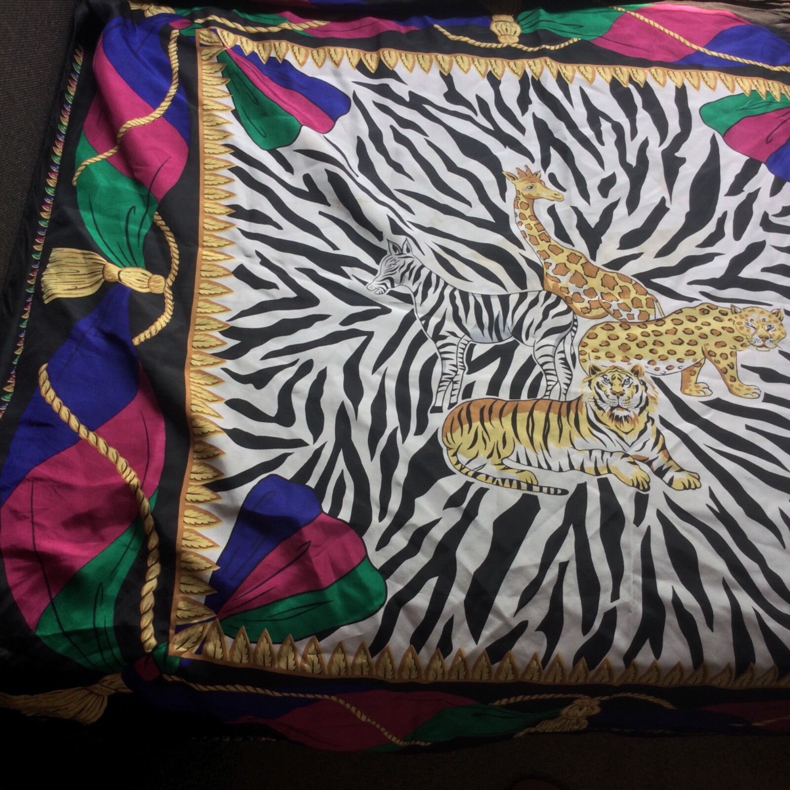 DIANE von FURSTENBERG 　 アルパカ　裏地シルク diane von furstenberg silk scarf animal print center 35 by