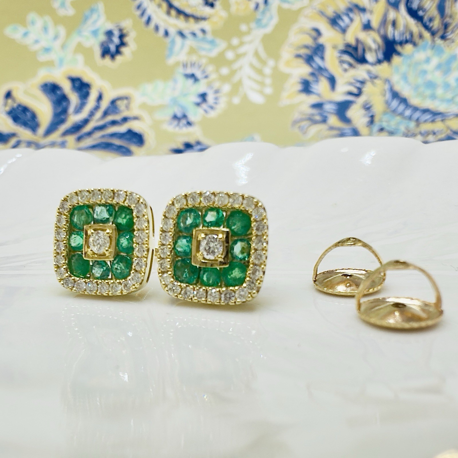 10K Yellow Gold Genuine Emerald & Diamond Stud Screw-Back Earrings, New - Picture 8 of 9