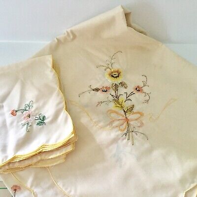 Vintage 1950s Stunning Off White Linen Formal Dining Lace Insert Embroidered Wedding Gift Tablecloth 50 x 50 Table Linen