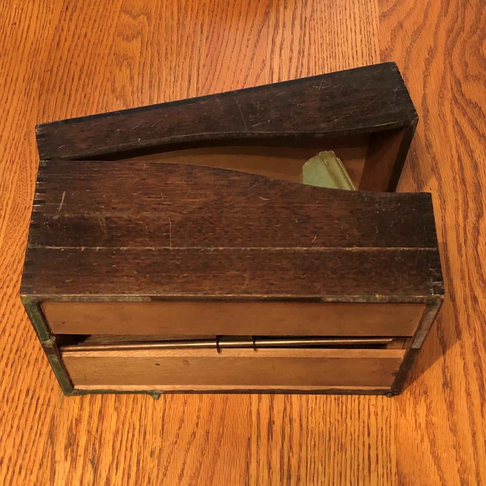 ANTIQUE SOLID WOOD DOVE TAIL INDEX CARD FILE BOX 10.75 