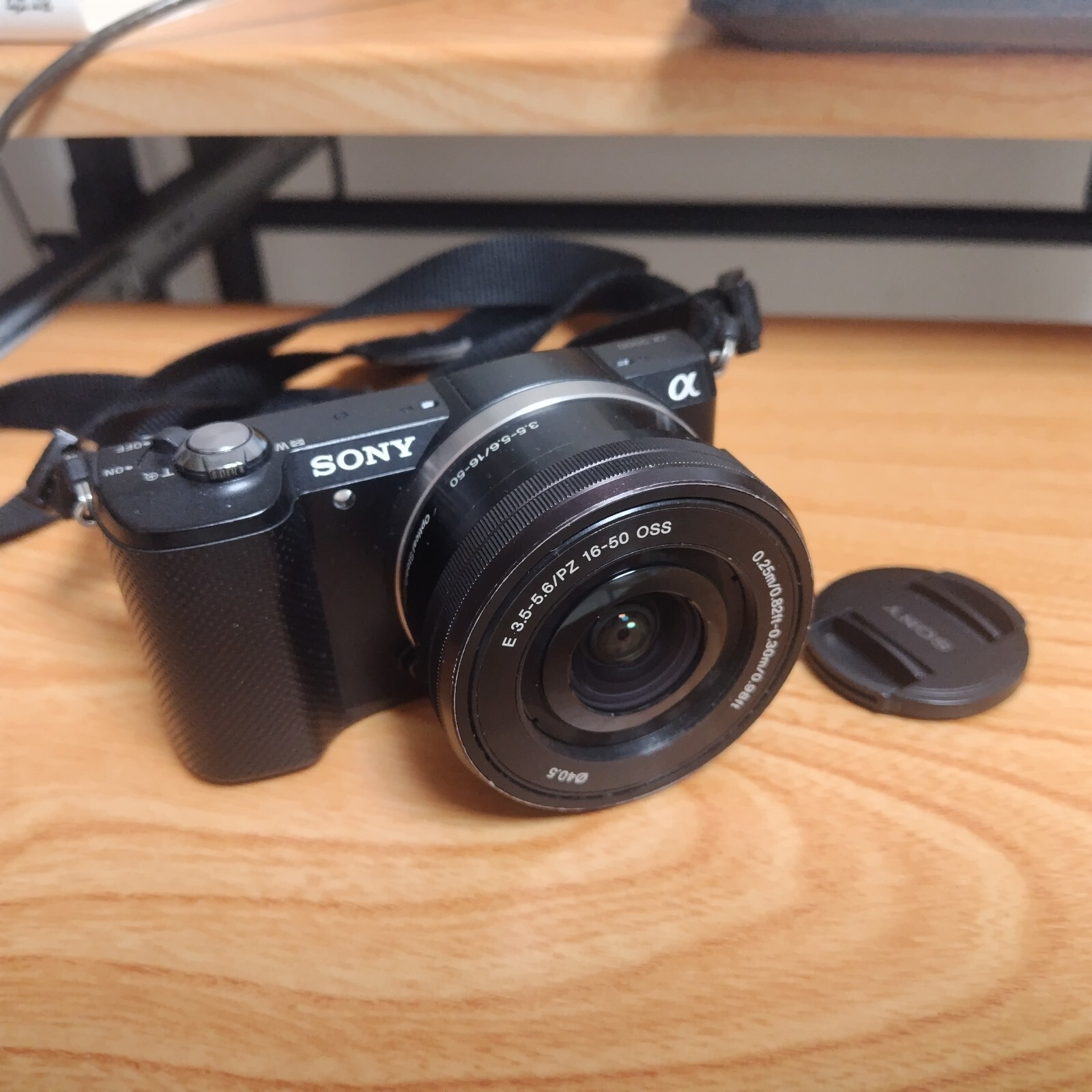 SONY - sony α5000+SELP1650 Amazon.com : Sony Alpha a5000 Mirrorless Digital Camera with