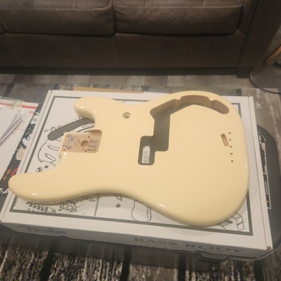 Fender Mexico/Mexican Precision/P-Bass ARCTIC WHITE Alder