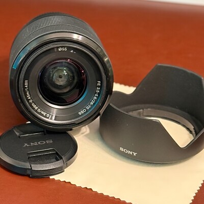 Sony FE 28-70mm f/3.5-5.6 OSS E-Mount Lens *READ DESCRIPTION MINOR SCRATCHES*