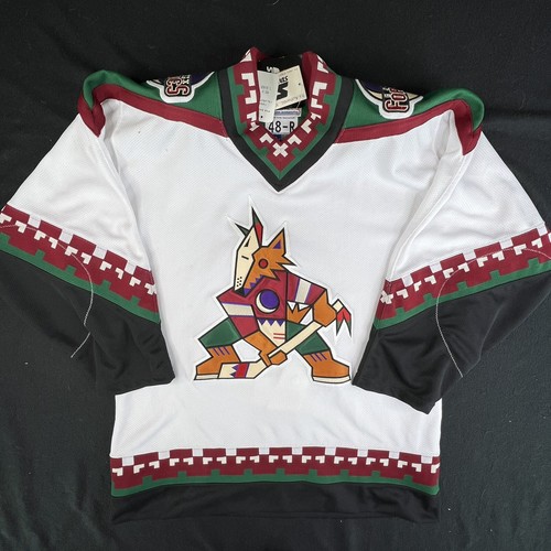 Vintage 90s Phoenix Coyotes NHL Hockey Jersey Starter Center Vintage 90s Phoenix Coyotes NHL Hockey Jersey Starter Center