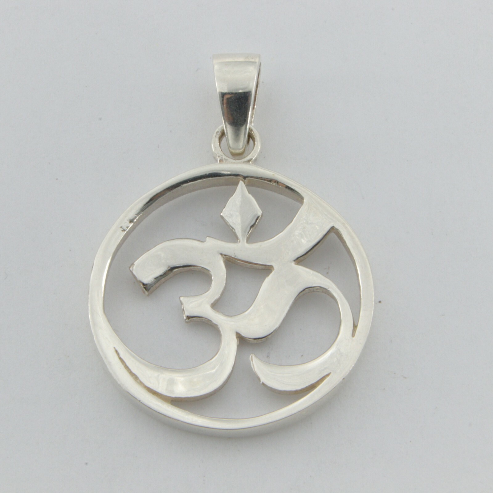 925 SILVER STERLING - Mystic Om / Aum PENDANT - Silver