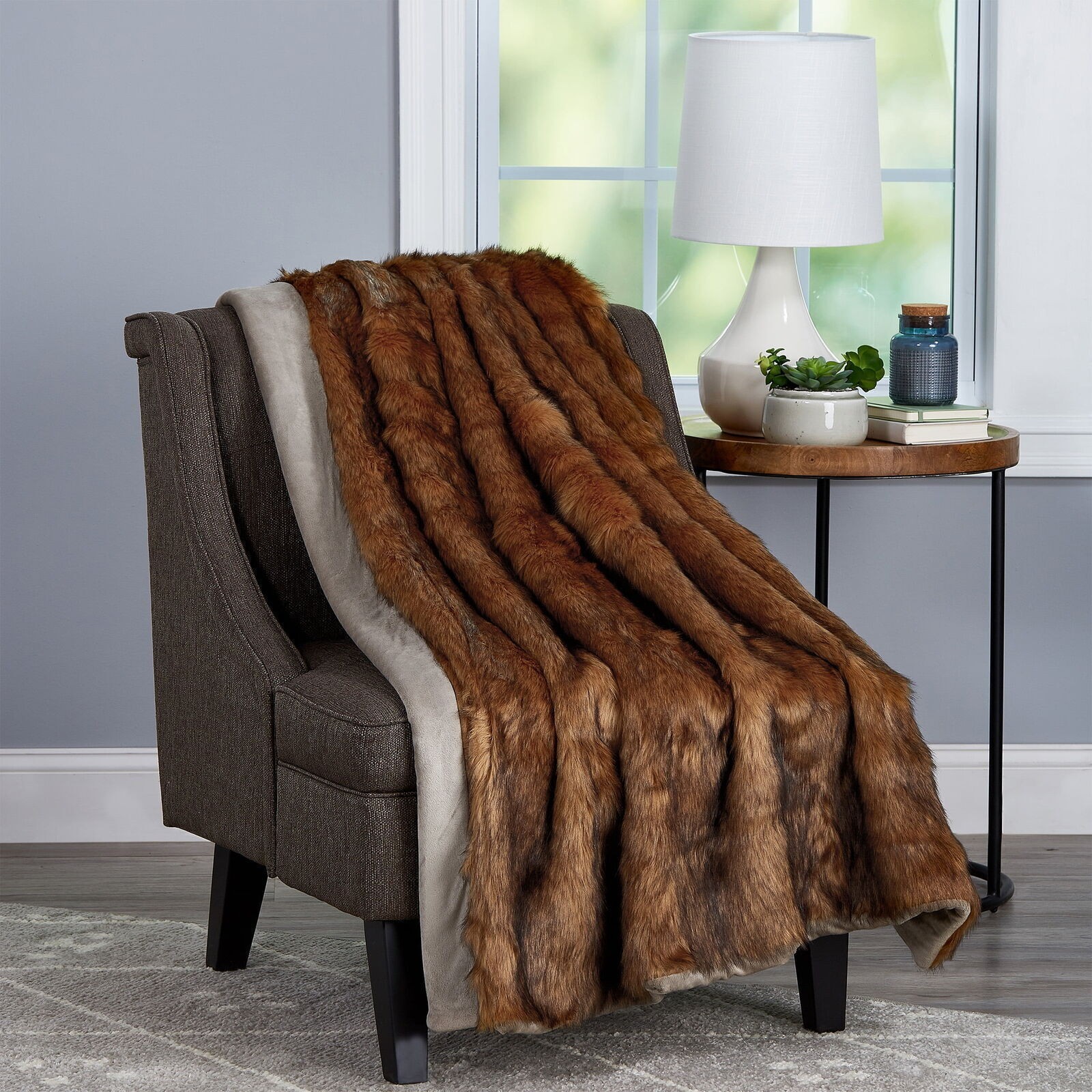 Luxurious Soft Faux Chinchilla Fur Throw Blanket with Faux Mink