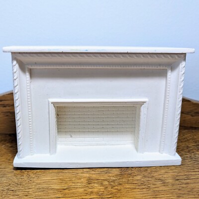 Unique Miniatures dollhouse Fireplace, 1:12, UMF14, white