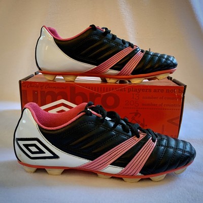 umbro womens soccer cleats