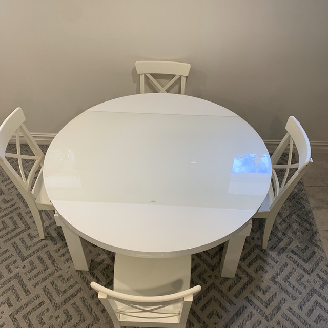 Beautiful White Round extendable table | Dining Tables | Gumtree