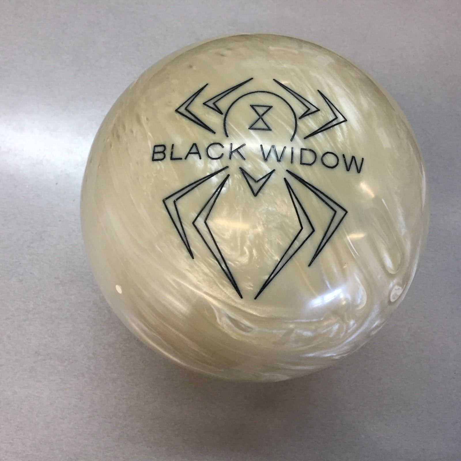 Hammer Black Widow Ghost  PRO CG bowling ball 15 LB    new in box   #099