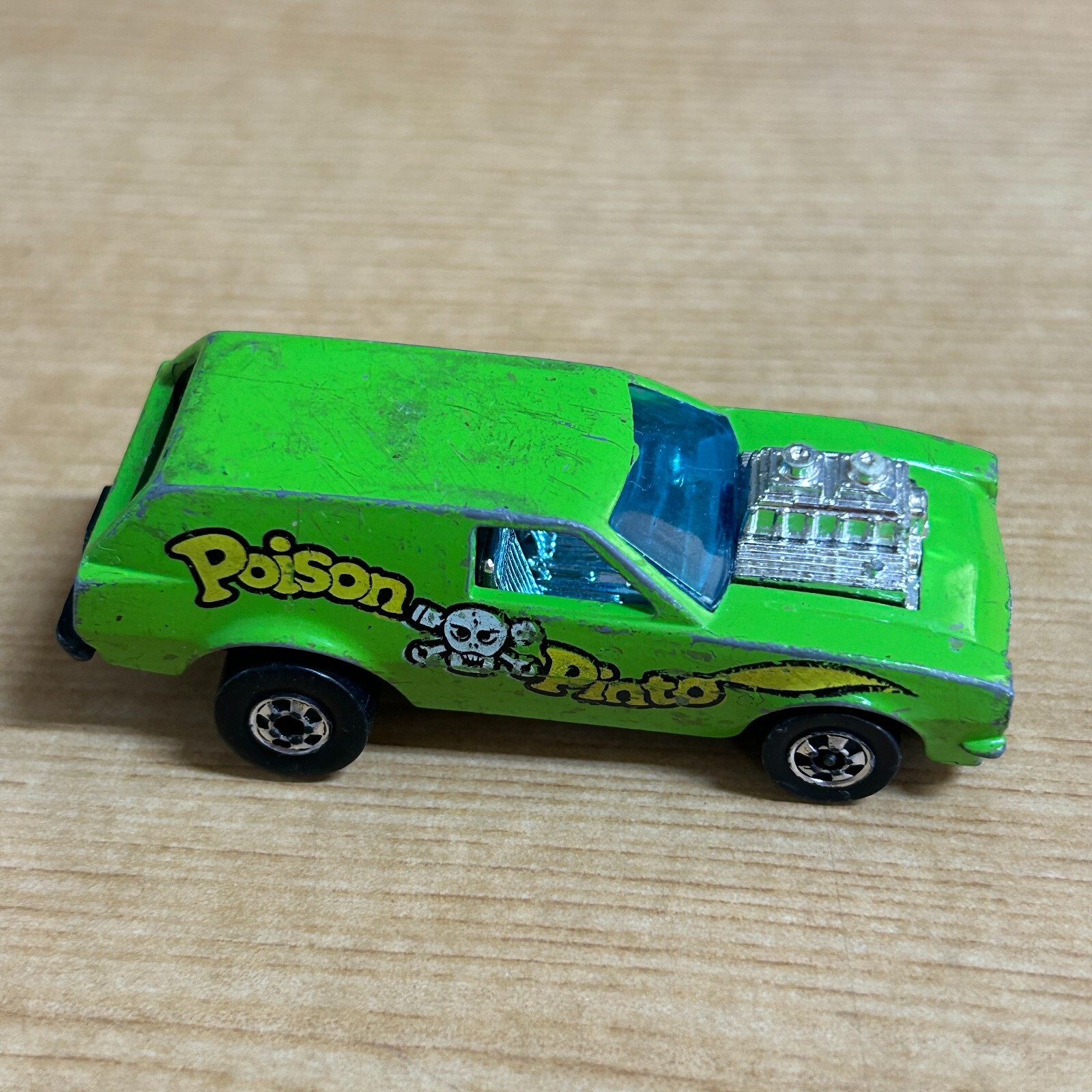ホットウィール 1983年 ★ POISON PUNTO ★ 1983 TAMPO ERROR! HOT WHEELS Speed Machines Red POISON PINTO