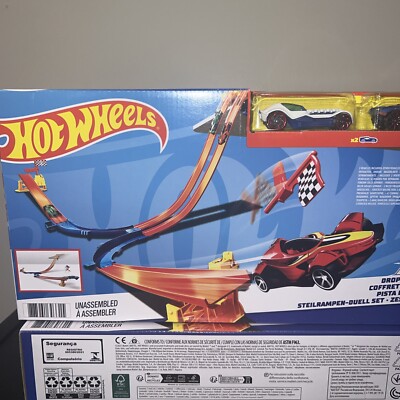 Hot Wheels Drop Down Challenge Set Racing 2 Cars Winner Lanes Race Track Builder