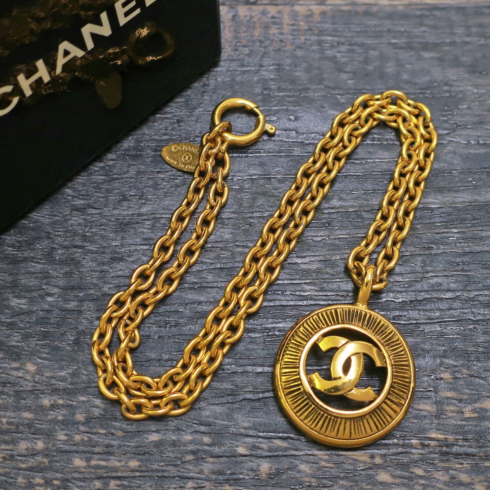 CHANEL Gold Plated CC Logos Round Charm Vintage Necklace CHANEL Gold Plated CC Logos Round Charm Vintage Necklace