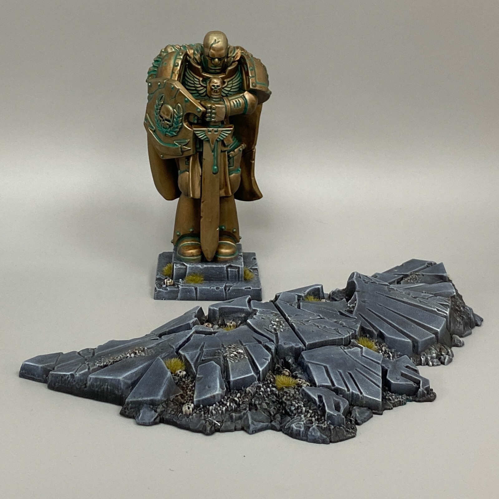 HONOURED IMPERIUM TERRAIN SCENERY SPACE MARINE STATUE