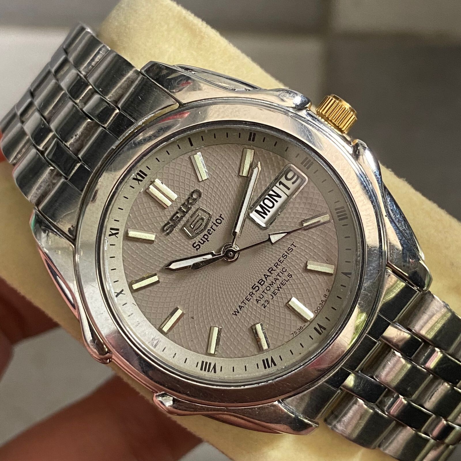 ✨SEIKO✨セイコー✨5216-7040✨デイデイト✨23JEWELS✨腕時計 RARE Seiko Superior Automatic Gray Dial Whirlpool Day Date