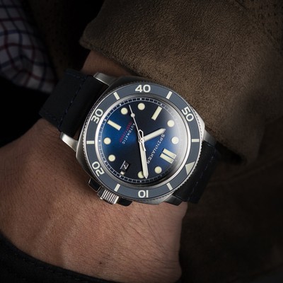 Pre-owned Spinnaker Hull Diver Stainless Steel 42mm Japanese Automatic Wristwatch
