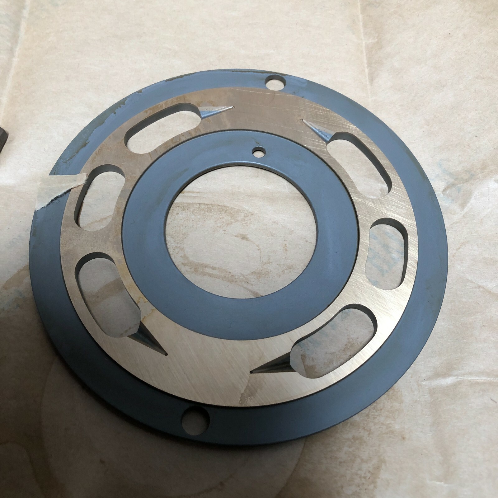 YX15V00004S131 VALVE PLATE FITS KOBELCO SK135SRLC SK140SR