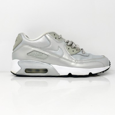 Кроссовки Nike Girls Air Max 90 SE 859633-003 Silver Casual Shoes Размер 6Y