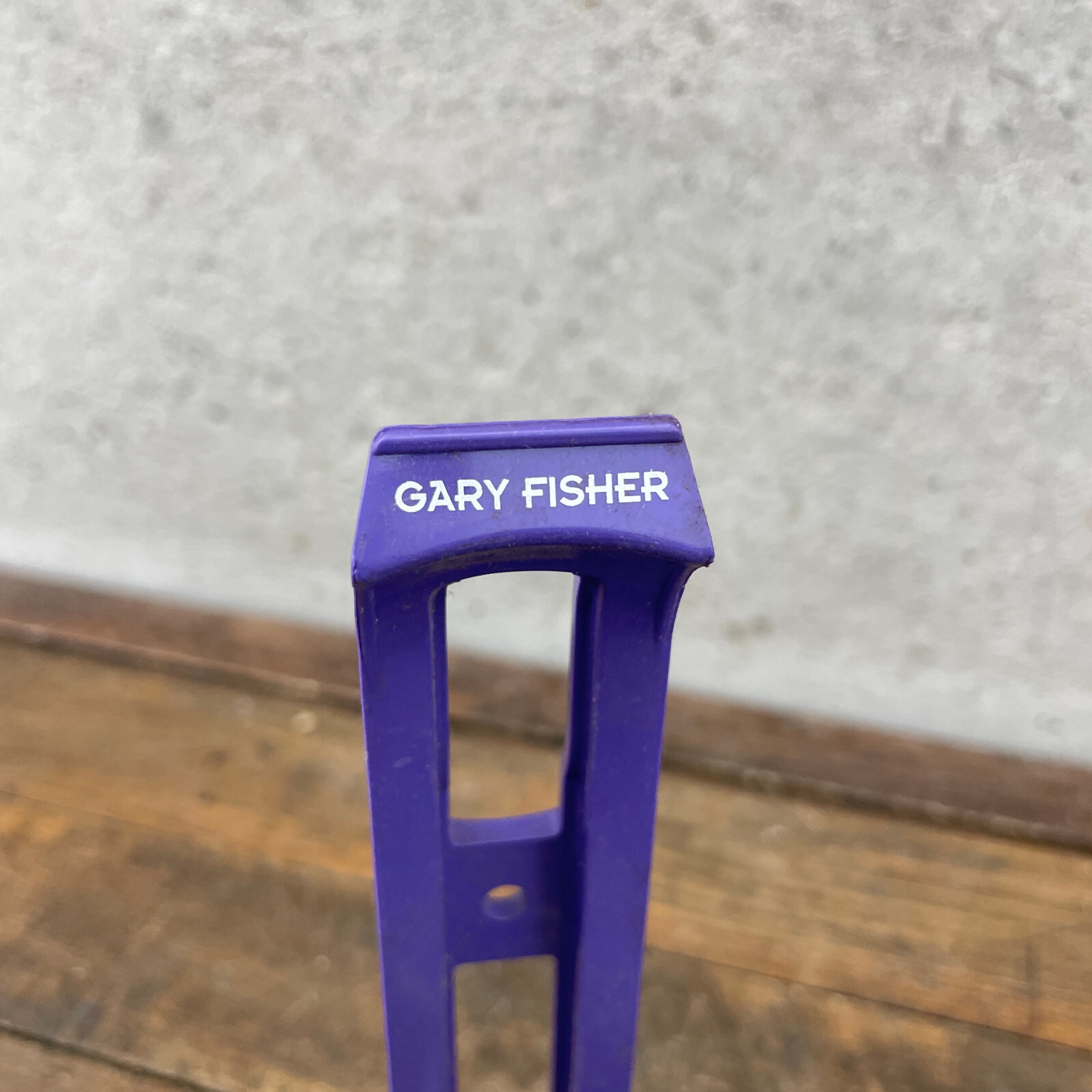 Vintage Gary Fisher Water Bottle Cages Purple Pair Road Bike MTB Violet Set A2