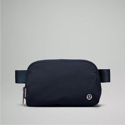 新品 ルルレモン ベルトバッグ - Navy Amazon.com | Lululemon