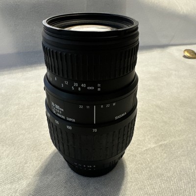 Sigma DL Macro Super 70-300mm 1:4-5.6 Lens for Nikon - With Case