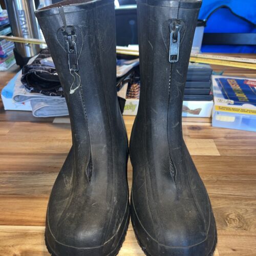 Lacrosse overshoe rubber boots hotsell
